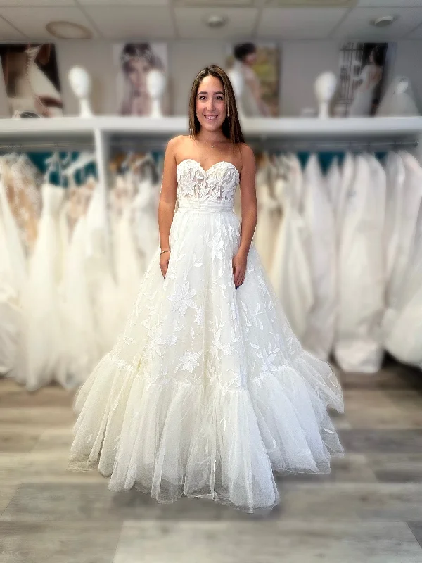 Justin Alexander Signature 99109 Wedding Dress Sample Beautiful Lace Gown