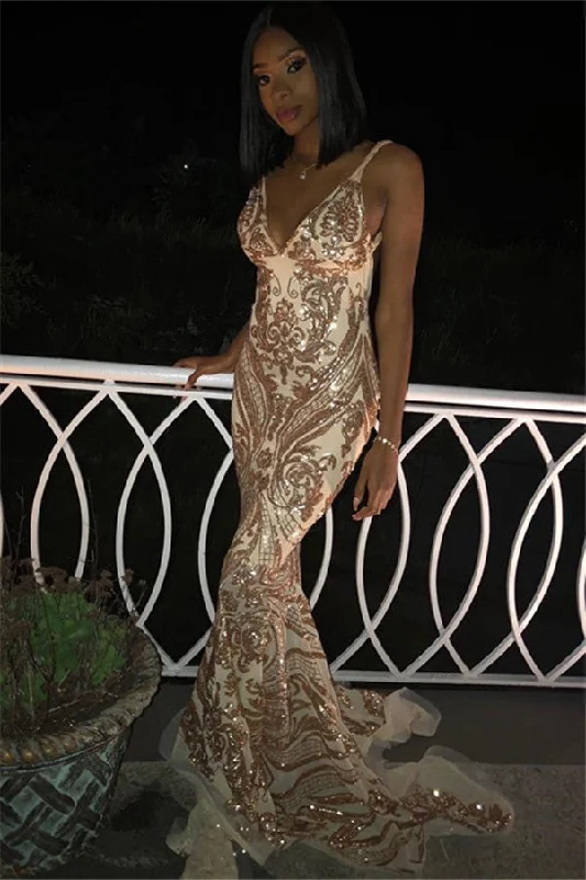 Chic V-Neck Spaghetti Straps Sleeveless Gold Appliques Mermaid Prom Dresses