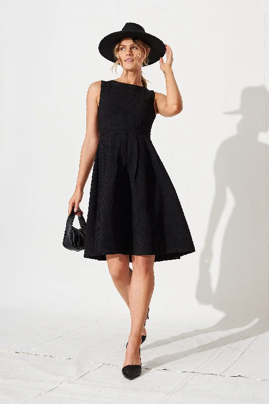 Jardin Dress In Textured Black