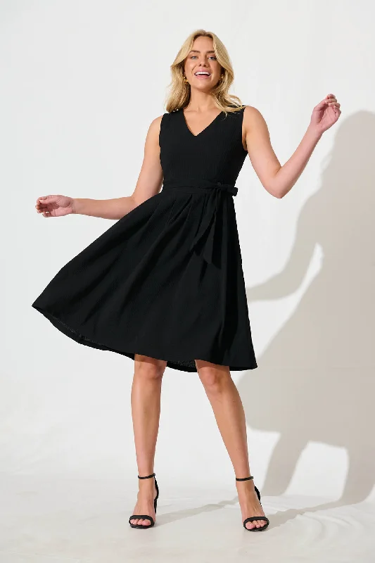 Jardina Dress in Textured Black